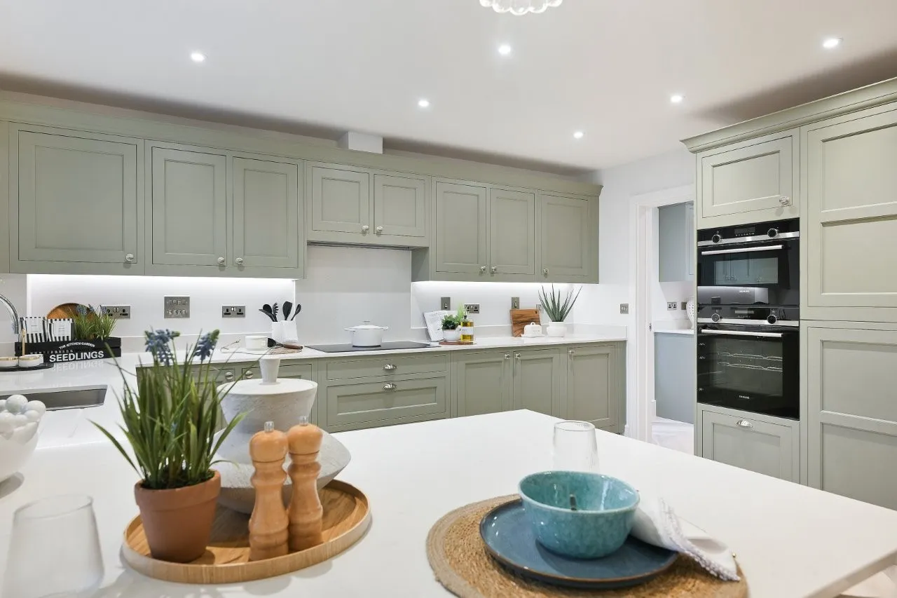 Otway Close, Tadworth, photo 5