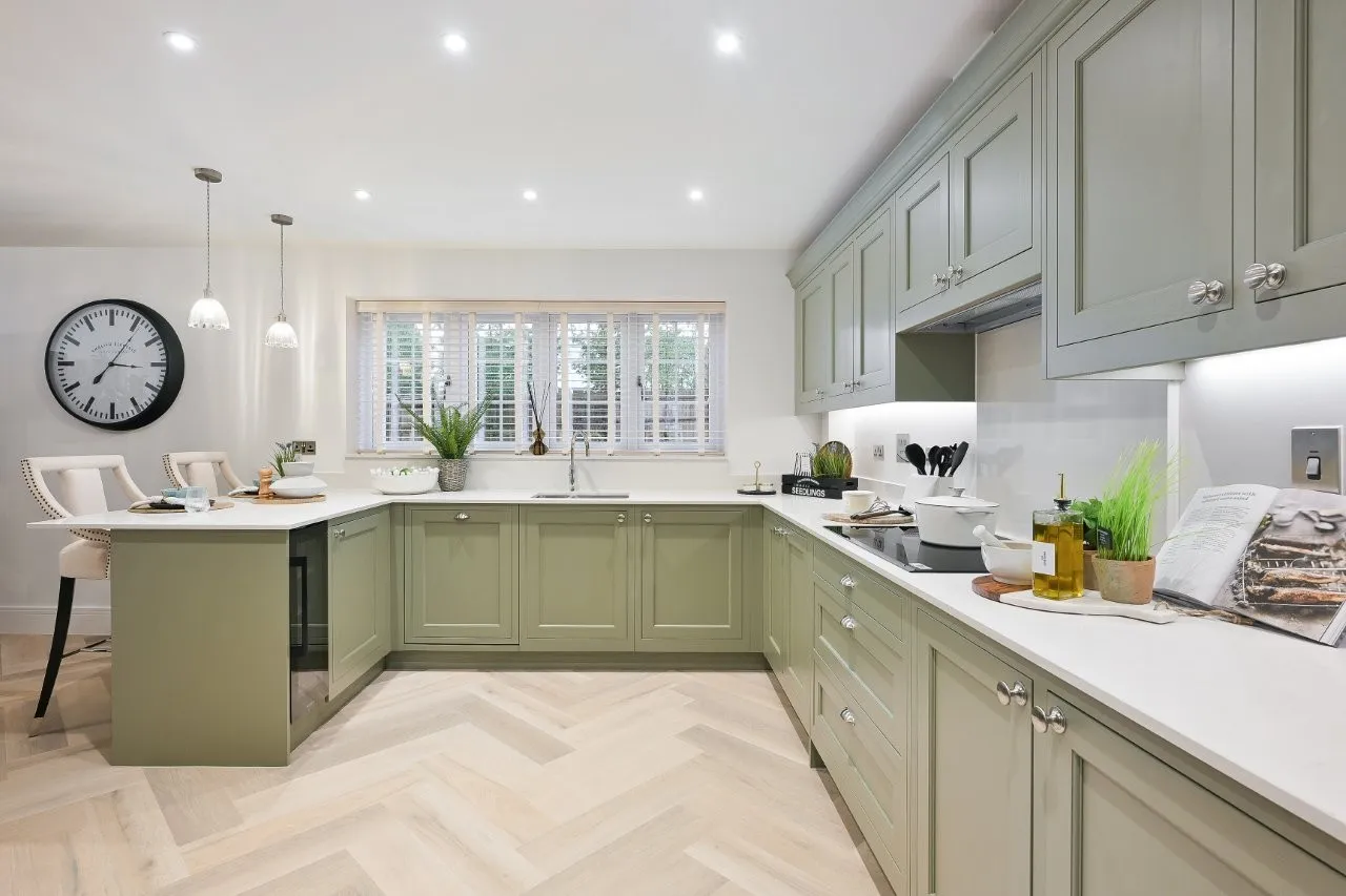 Otway Close, Tadworth, photo 4