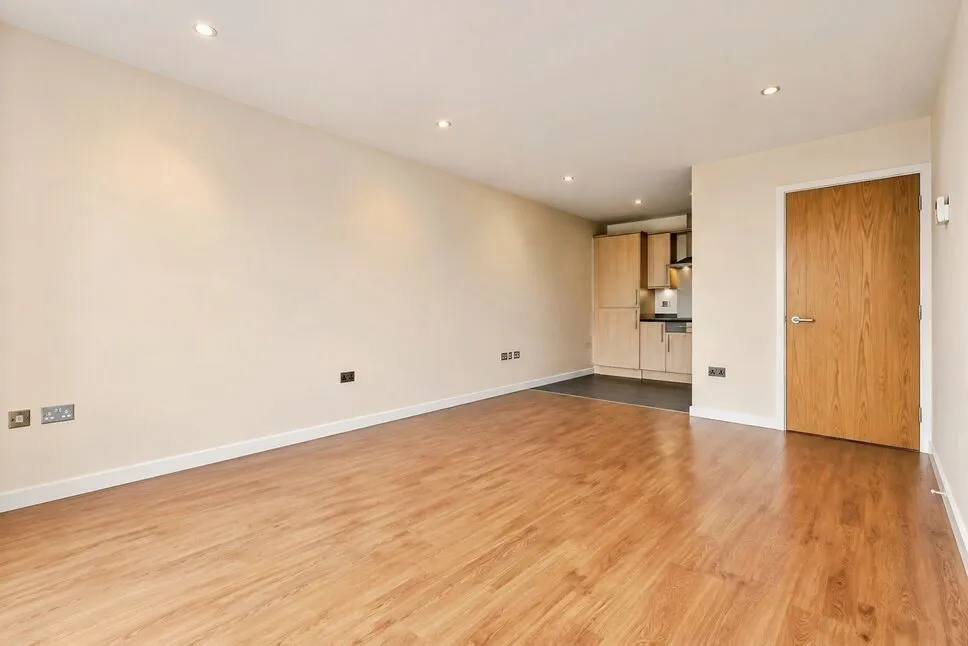 Whippendell Road, Watford, WD18, photo 2
