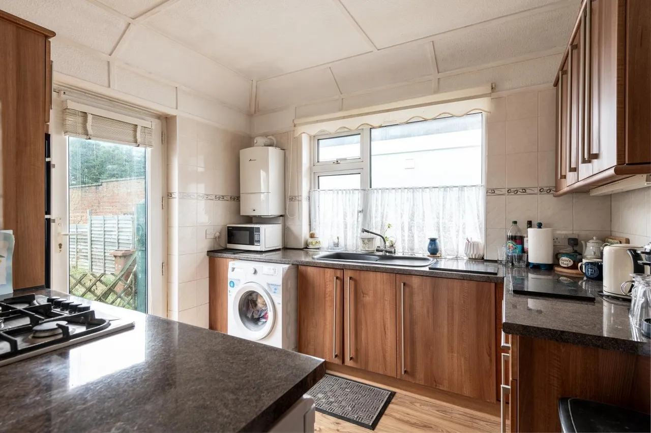 Barry Avenue, Bexleyheath, Kent DA7 5LJ, photo 4