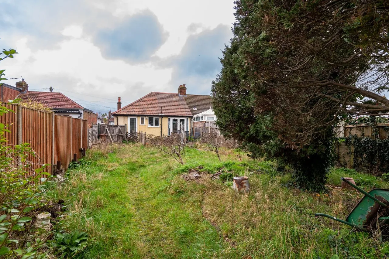 Barry Avenue, Bexleyheath, Kent DA7 5LJ, photo 10