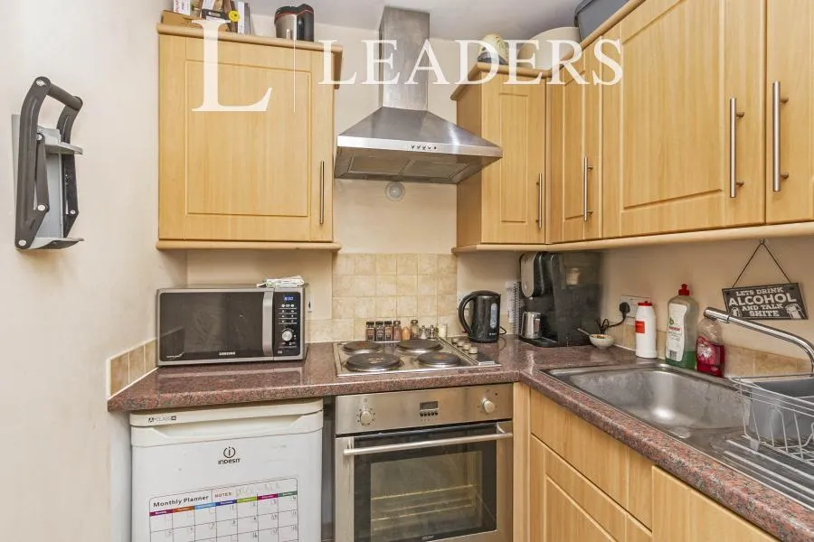 Walton Road, Woking, GU21, photo 6