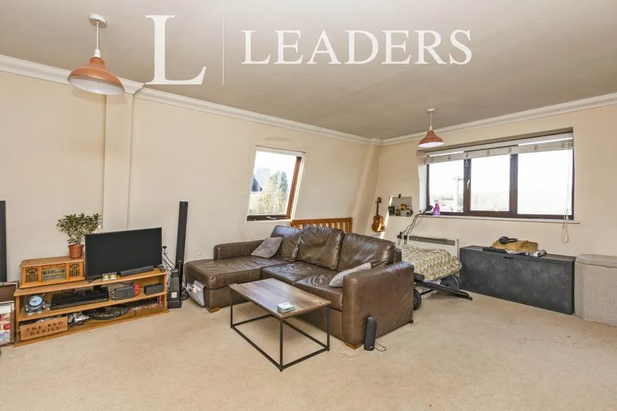 Walton Road, Woking, GU21, photo 3