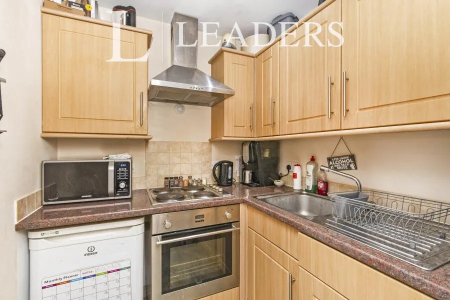 Walton Road, Woking, GU21, photo 7