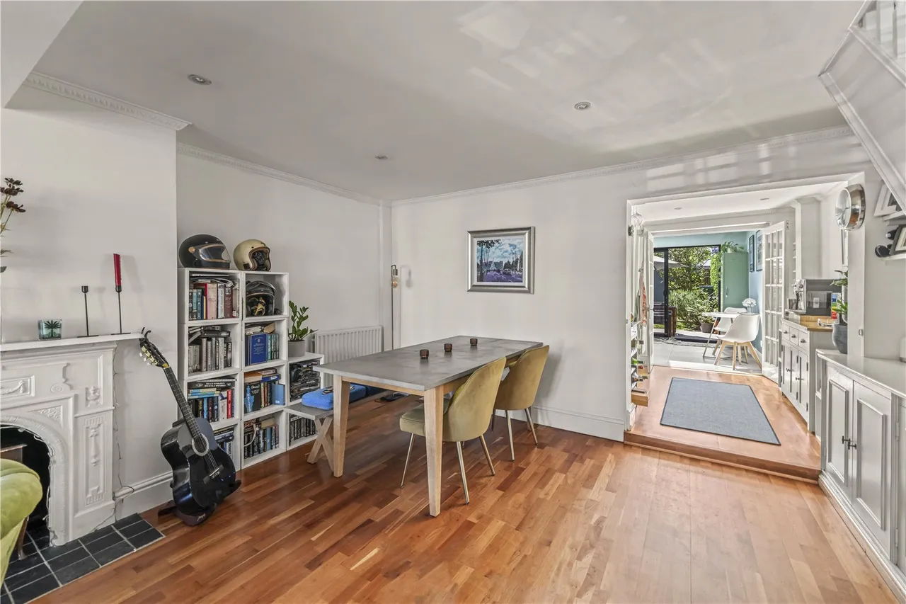 Avenue Road, Hampton, TW12 2BE, photo 5