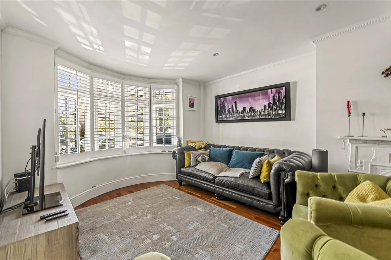 Avenue Road, Hampton, TW12 2BE, photo 3