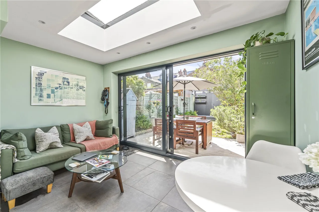 Avenue Road, Hampton, TW12 2BE, photo 8