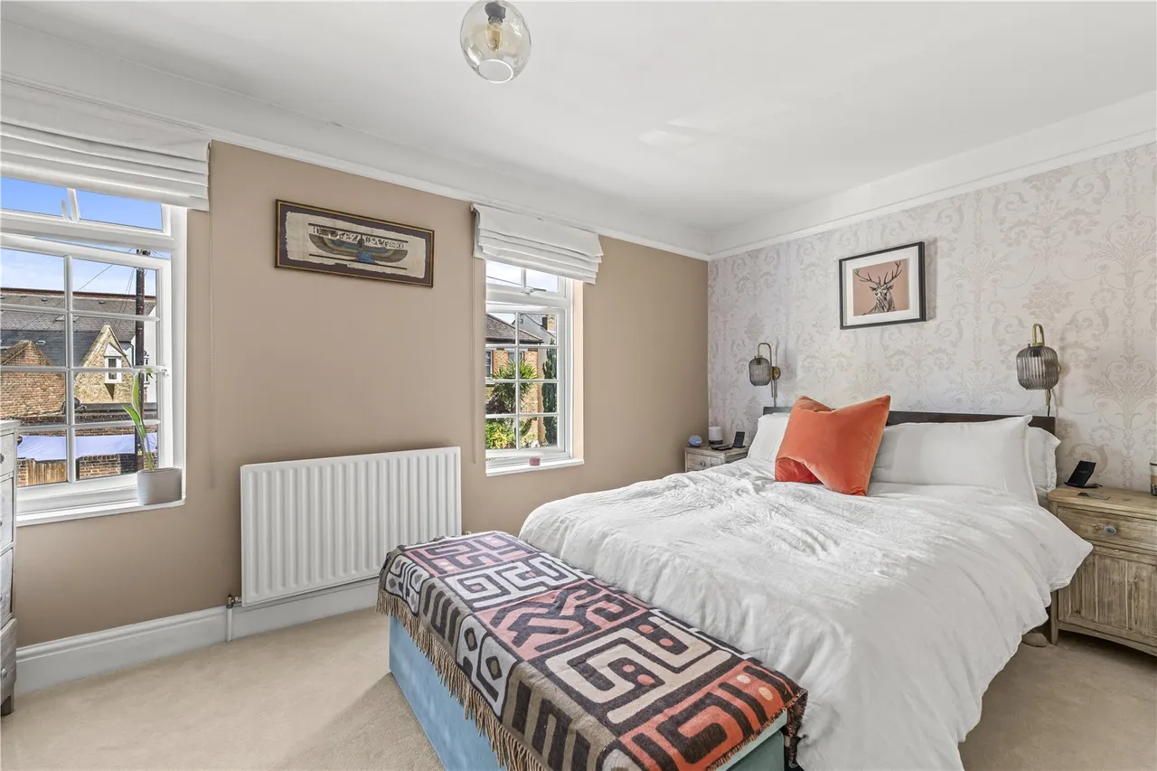 Avenue Road, Hampton, TW12 2BE, photo 9