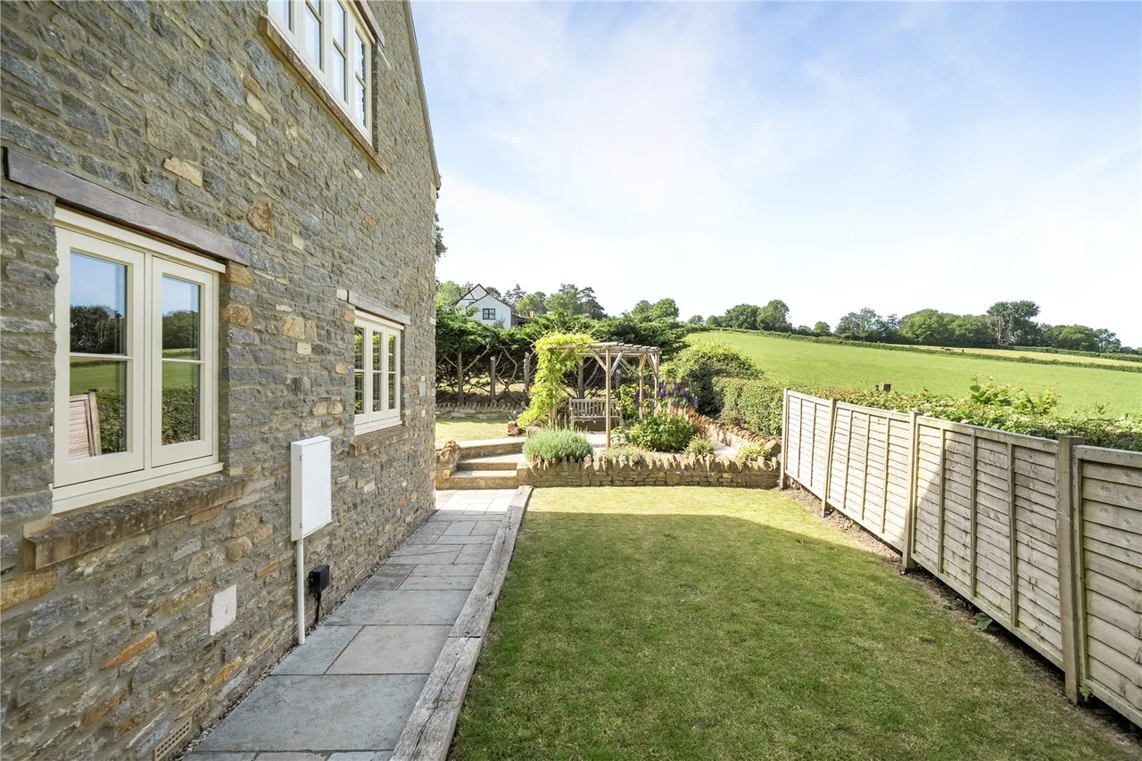 North Lane, Hardington Mandeville, Yeovil, Somerset, BA22 9PF, photo 35