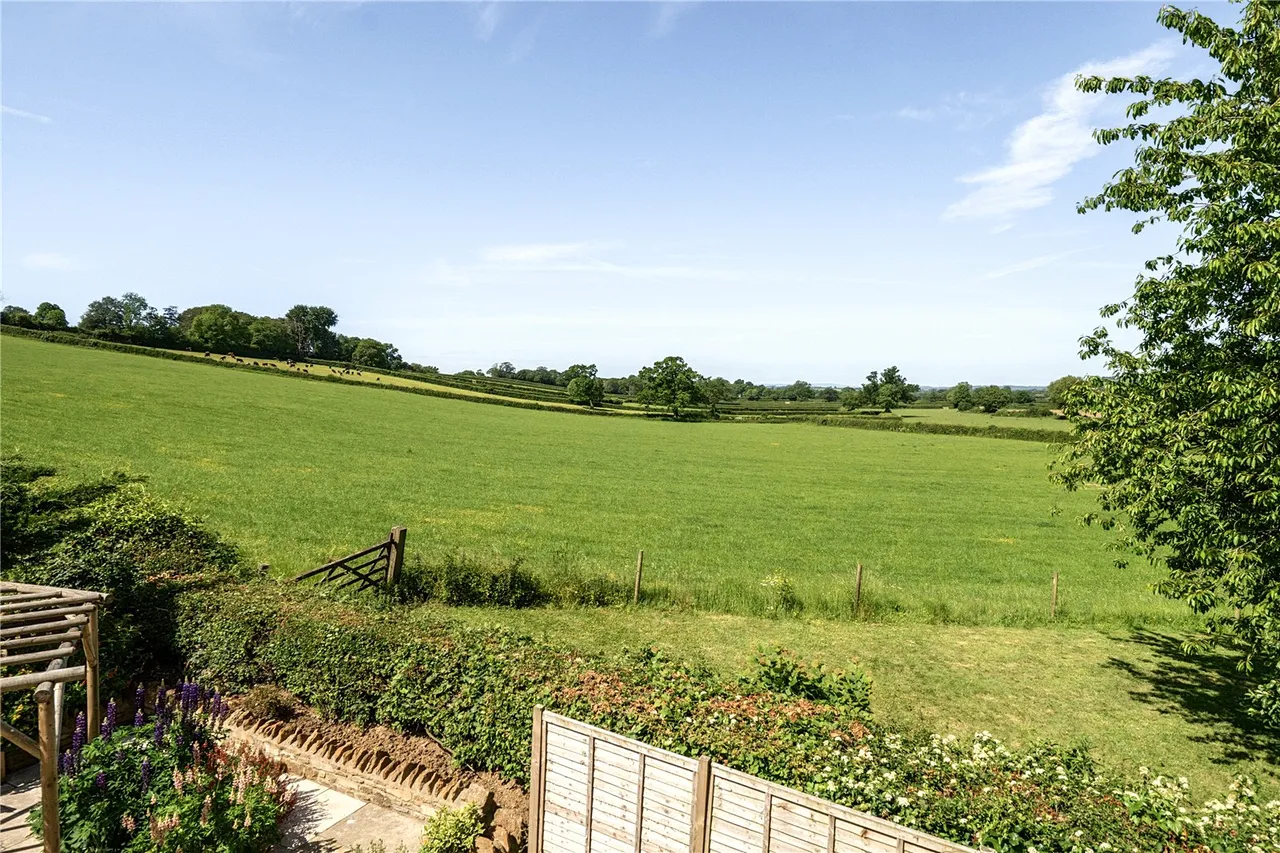 North Lane, Hardington Mandeville, Yeovil, Somerset, BA22 9PF, photo 32