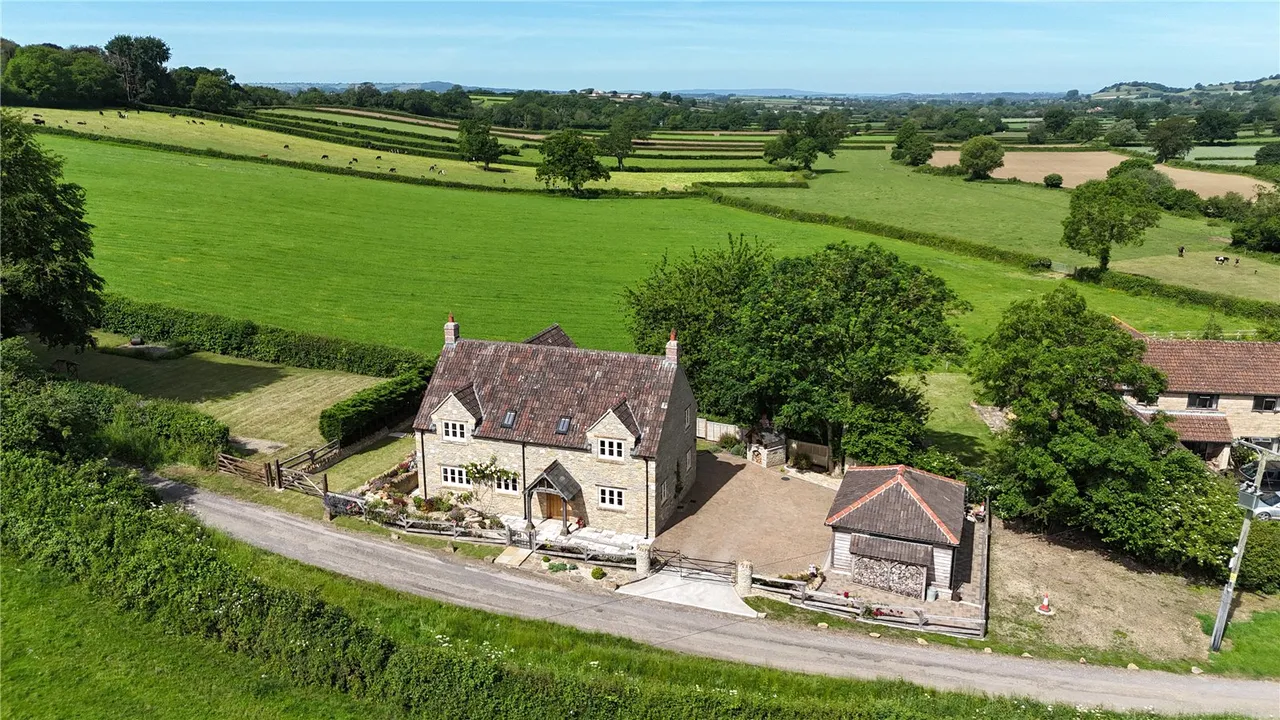 4 bed house for sale — North Lane, Hardington Mandeville, Yeovil, Somerset, BA22 9PF