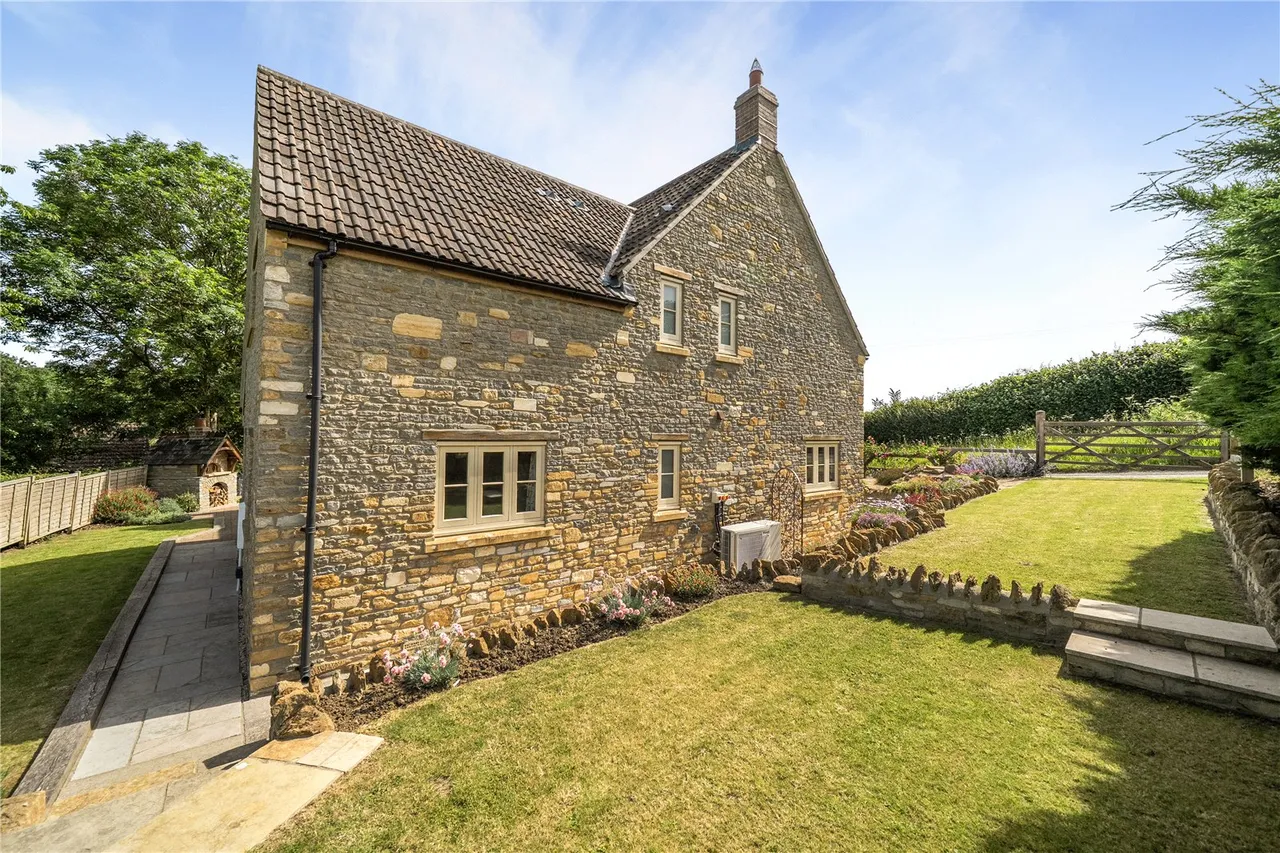 North Lane, Hardington Mandeville, Yeovil, Somerset, BA22 9PF, photo 33