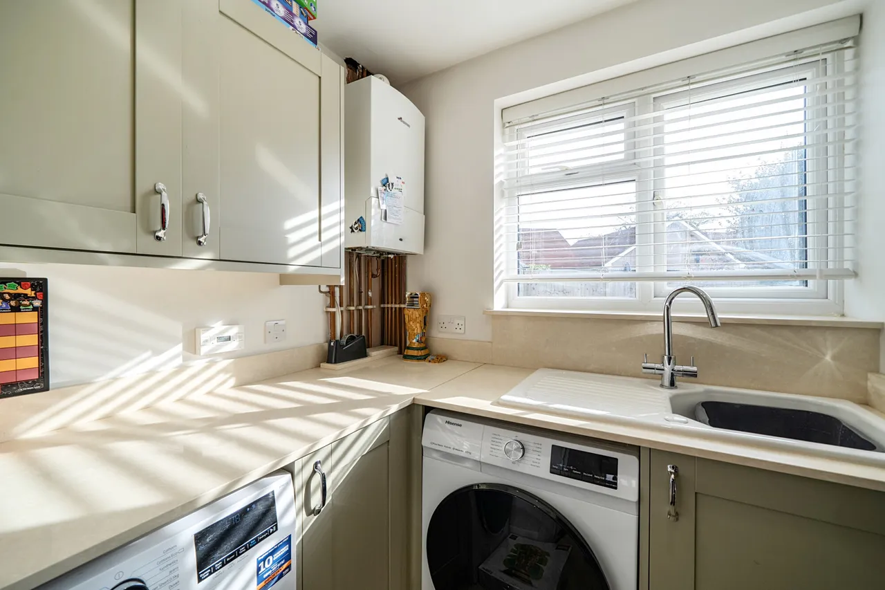 Savoy Close, Harefield, UB9, photo 12