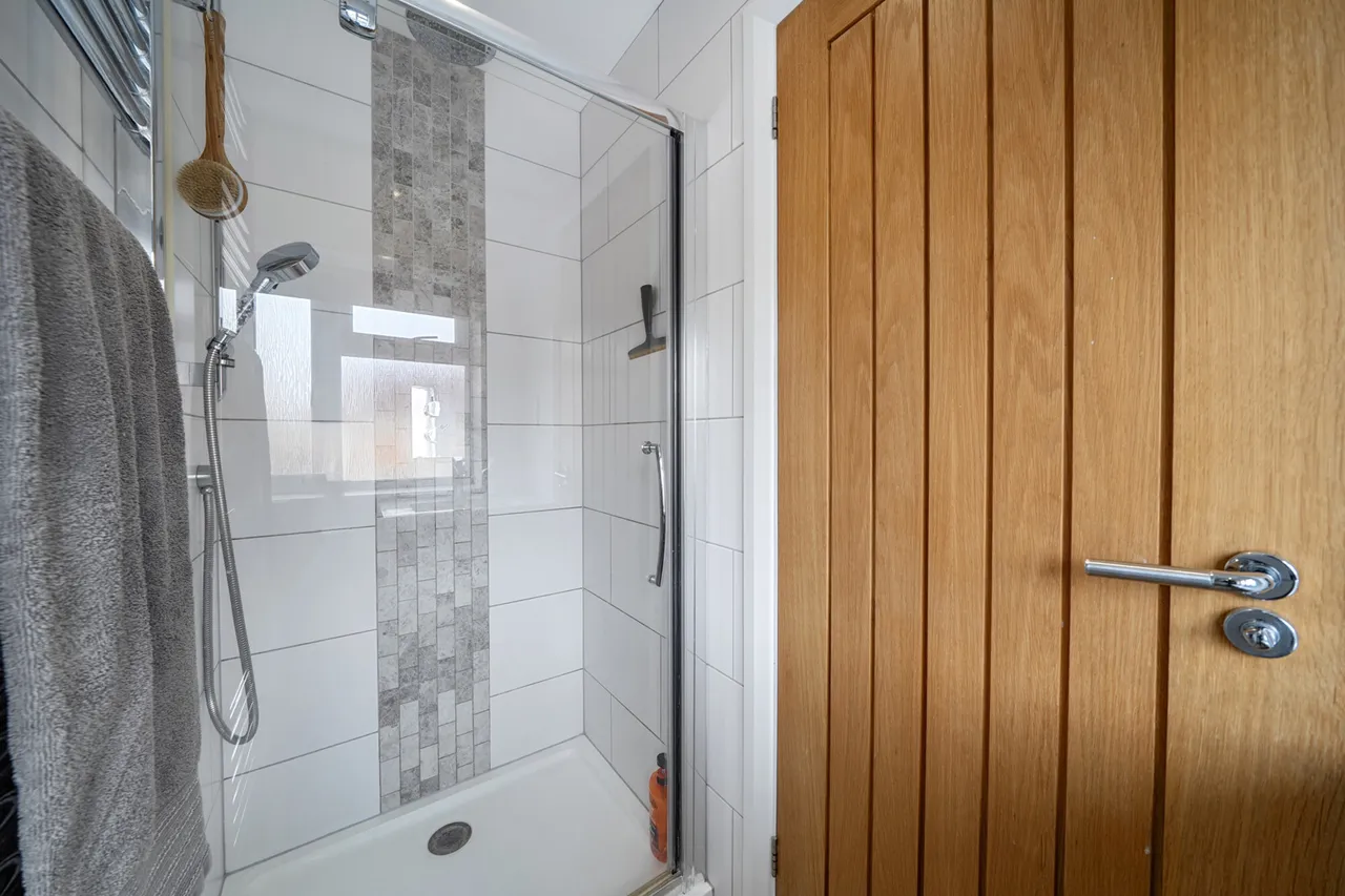 Savoy Close, Harefield, UB9, photo 17