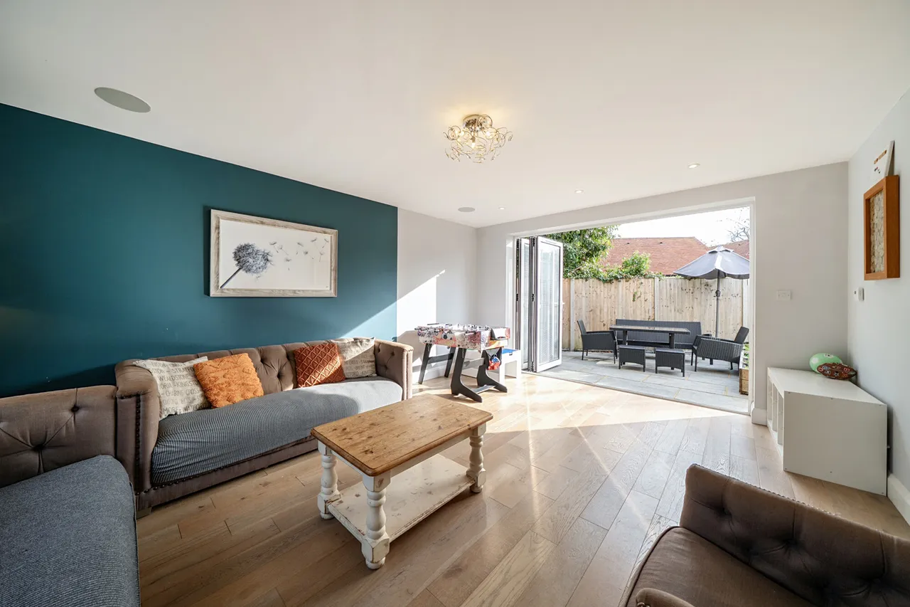 Savoy Close, Harefield, UB9, photo 5