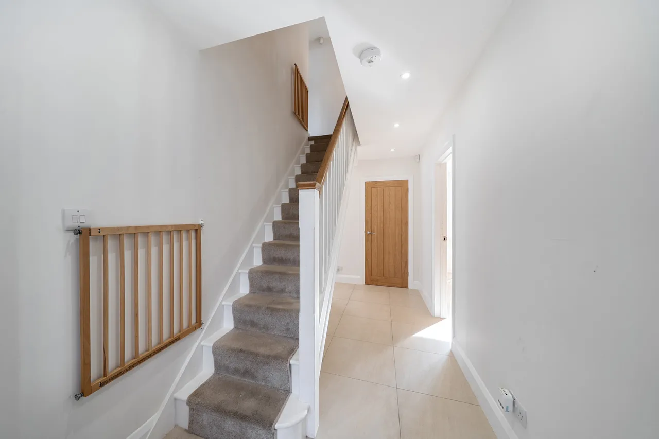 Savoy Close, Harefield, UB9, photo 16