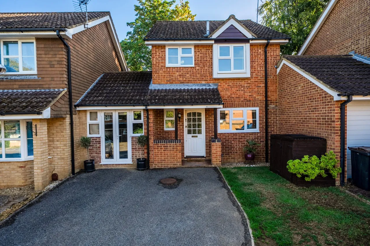 3 bed house for sale, College Hill, Godalming, GU7