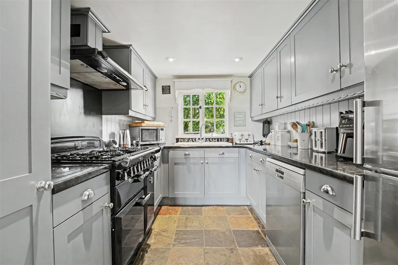 Manor Road, Little Easton, CM6, photo 11
