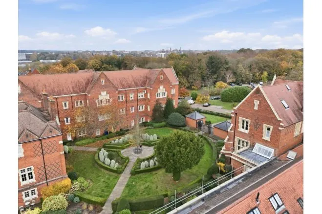 The Galleries, Brentwood, CM14, photo 11