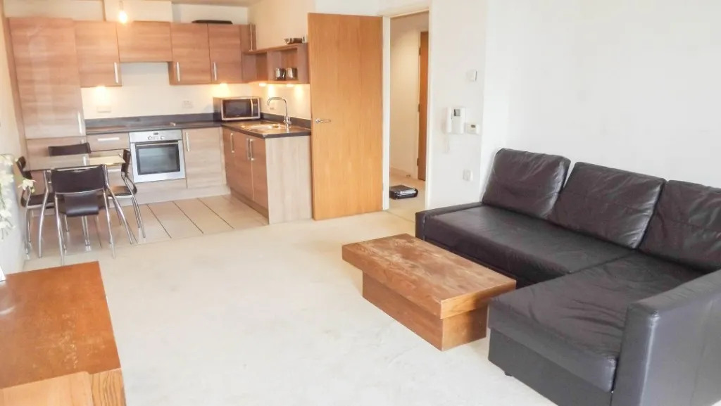Empire Way, Wembley, HA9, photo 2