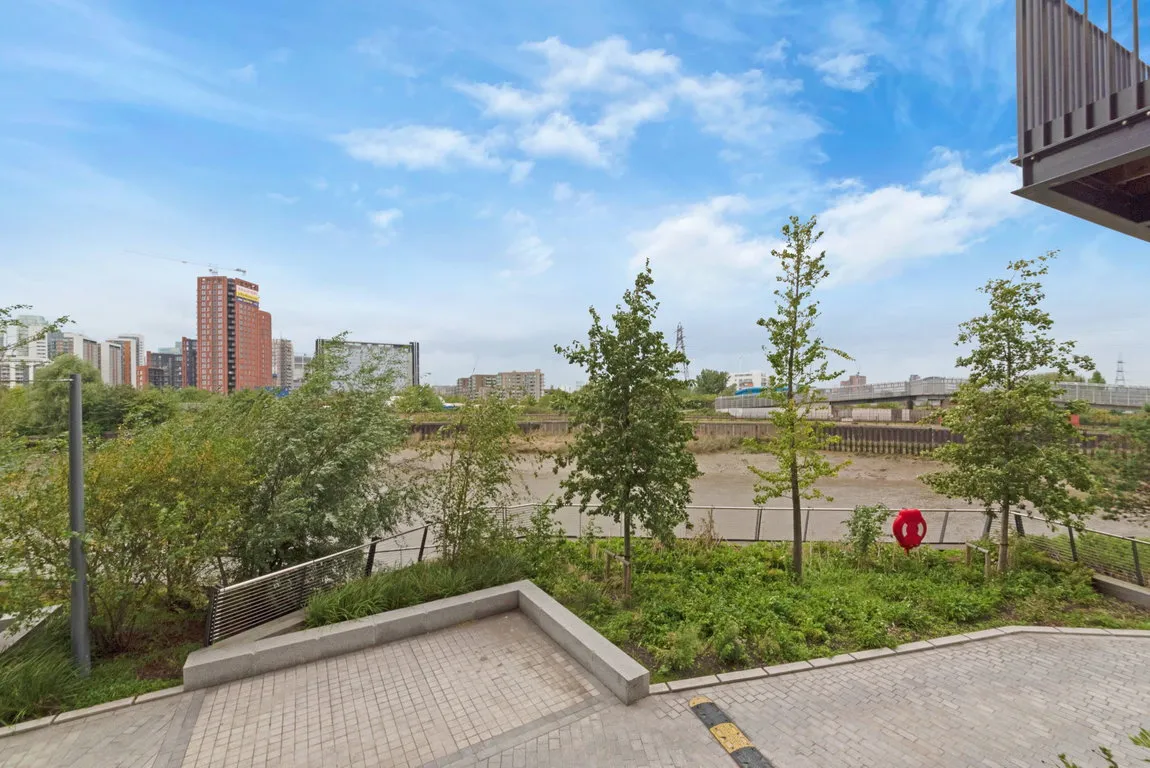 Lookout Lane, London, E14, photo 12