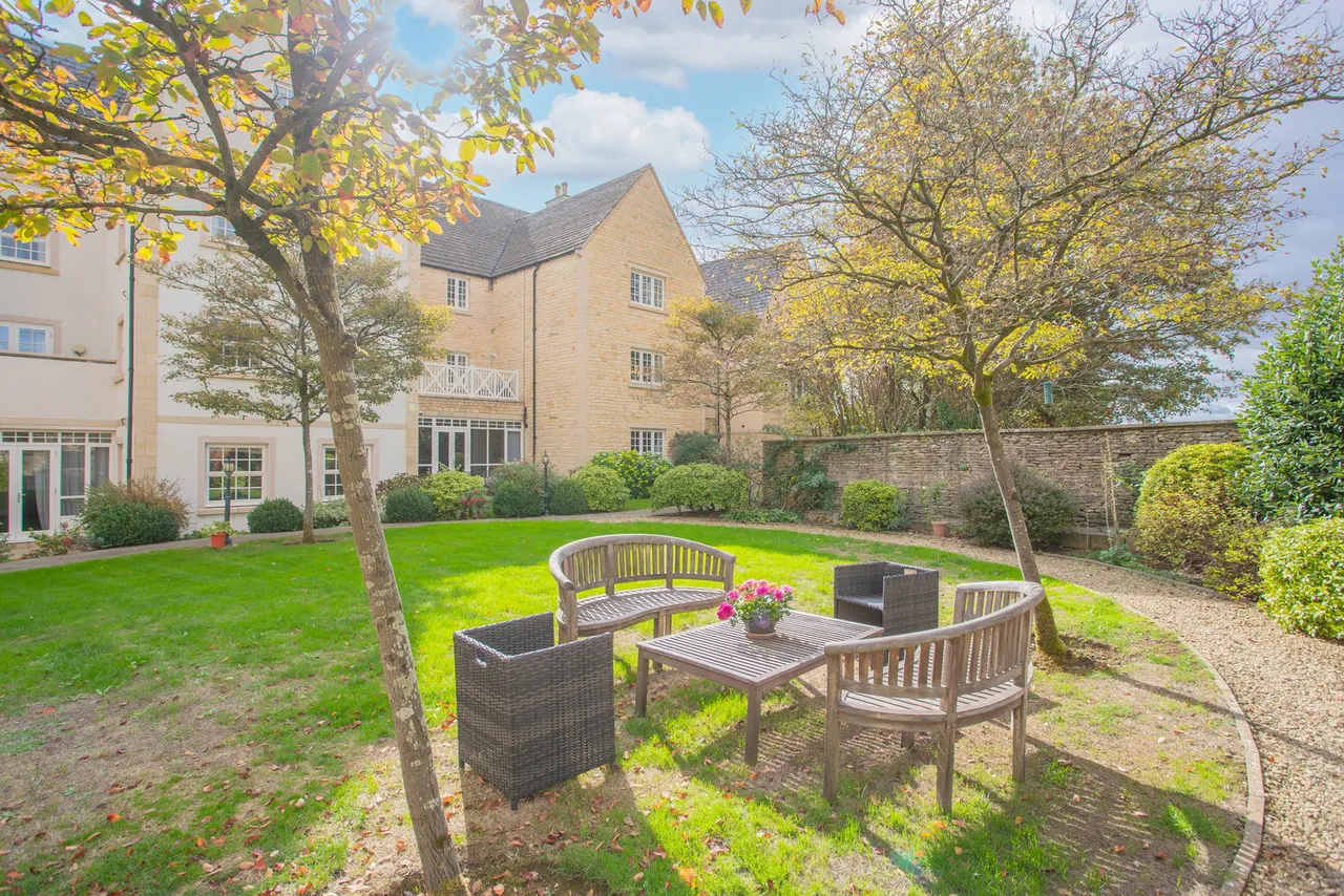 Prince Court, Tetbury, GL8, photo 15