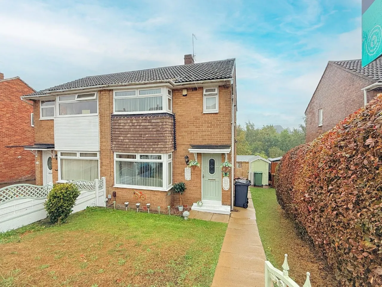 3 bed house for sale — Spring Valley Drive, Leeds