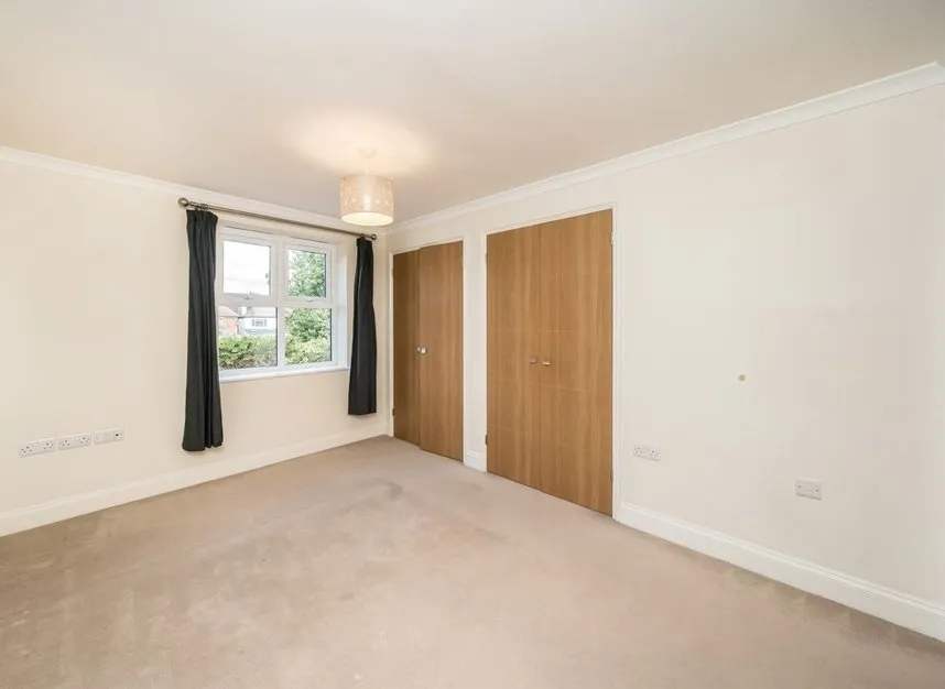 Plough Road, Epsom, KT19, photo 4