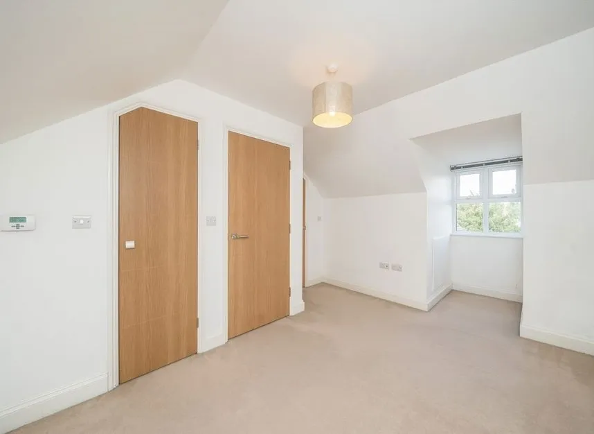 Plough Road, Epsom, KT19, photo 5