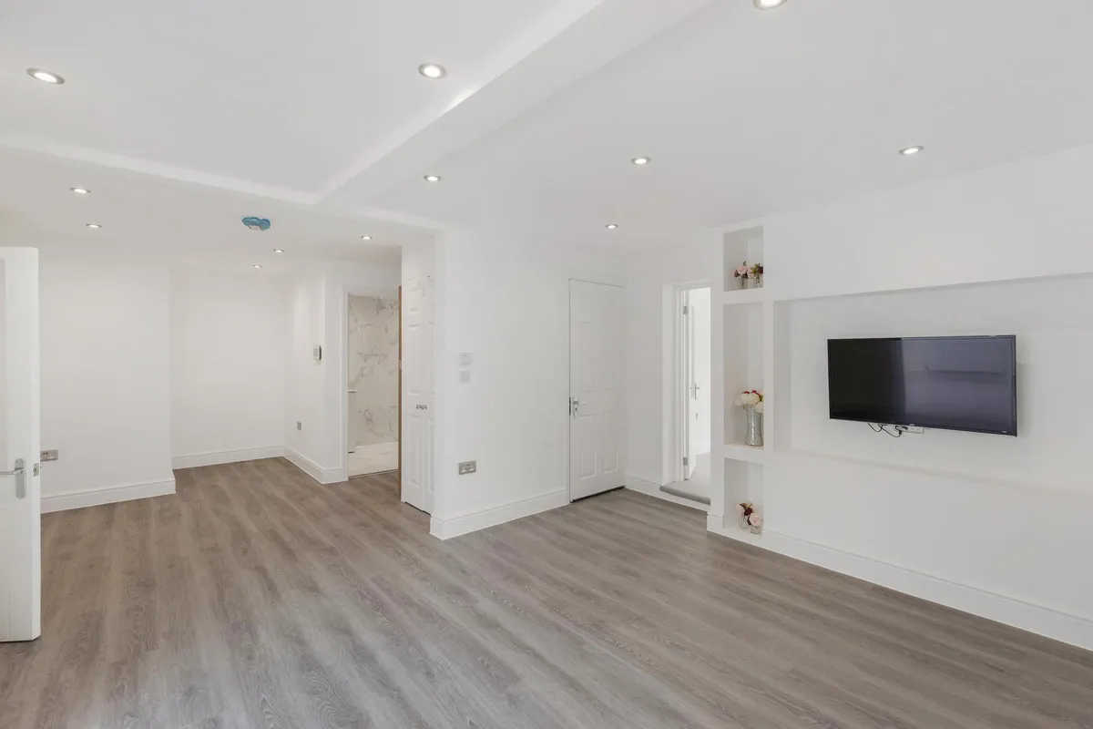 Thames Street, Sunbury-on-thames, TW16, photo 12