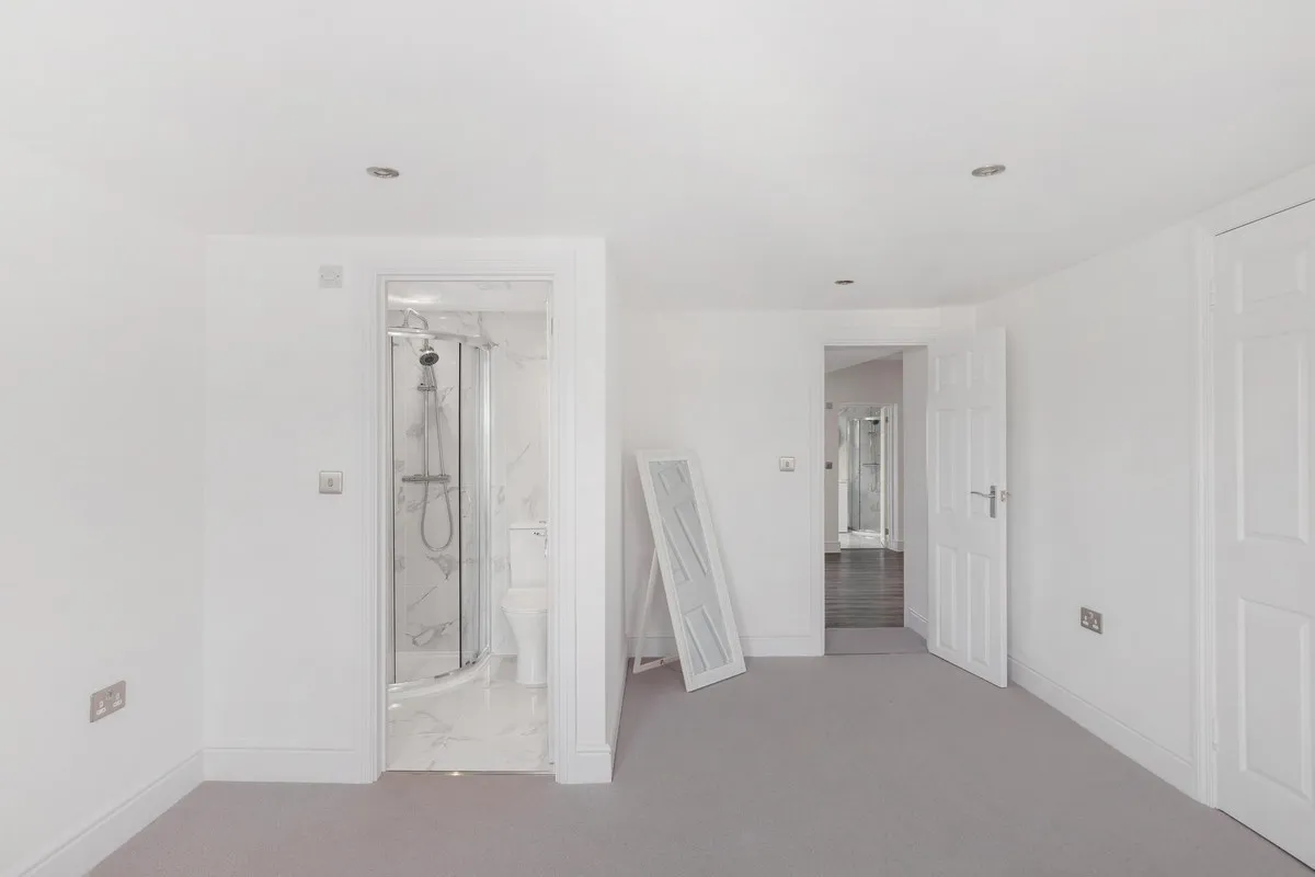Thames Street, Sunbury-on-thames, TW16, photo 4