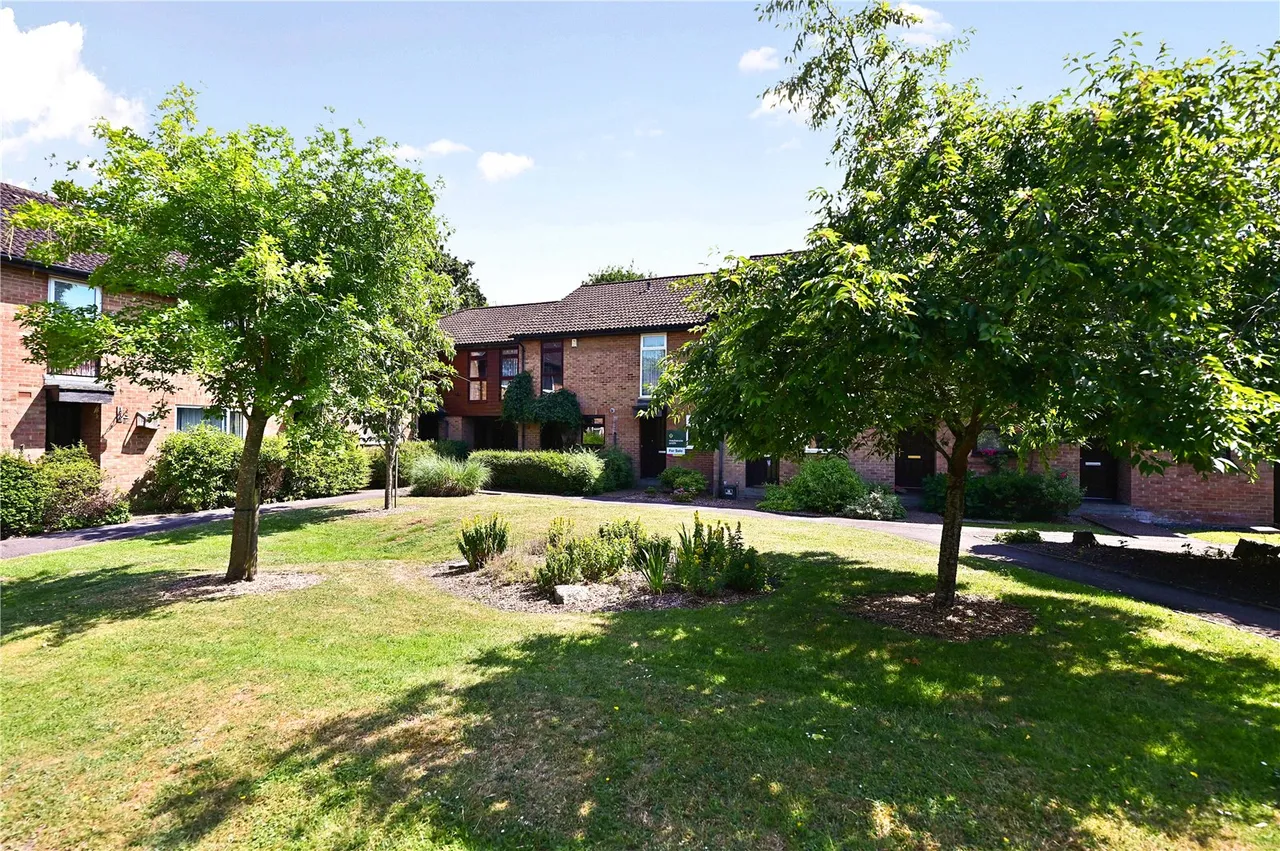 Wellesley Close, Ash Vale, Guildford, Surrey, GU12 5SW, photo 6