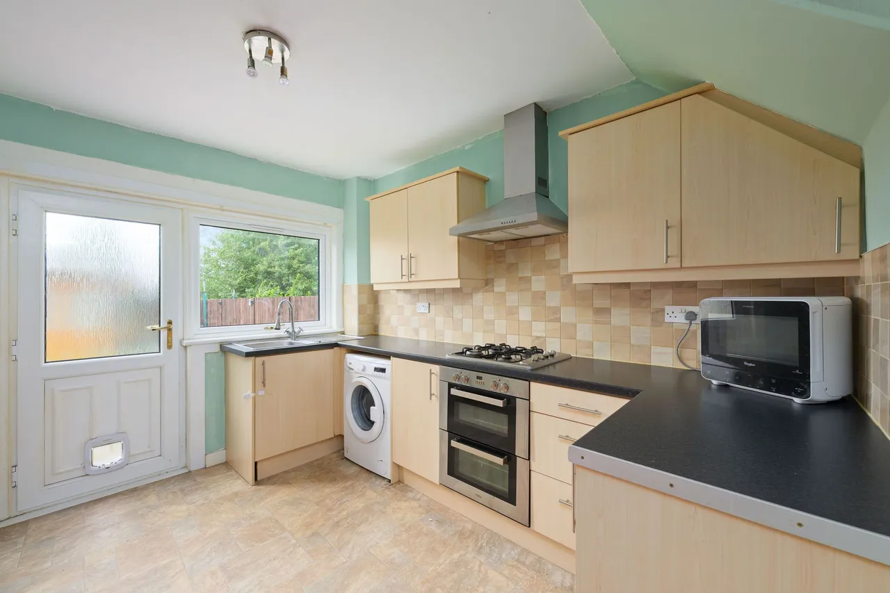 Bridgend Place, Whitburn, photo 4