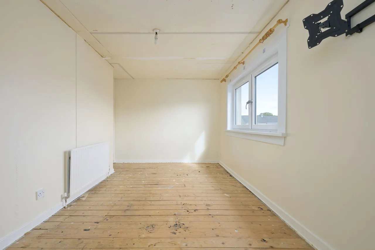 Bridgend Place, Whitburn, photo 9