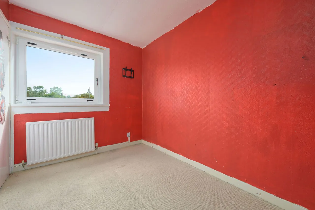 Bridgend Place, Whitburn, photo 10
