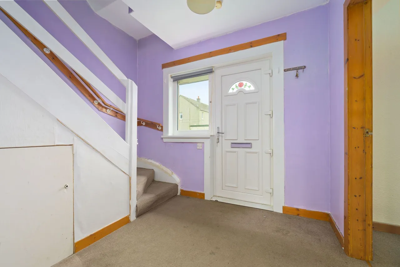 Bridgend Place, Whitburn, photo 2