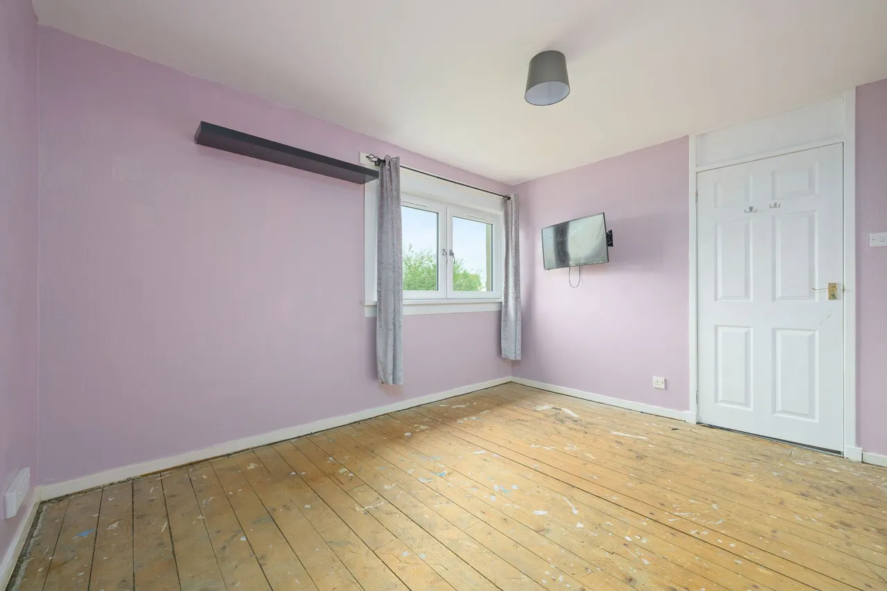 Bridgend Place, Whitburn, photo 8