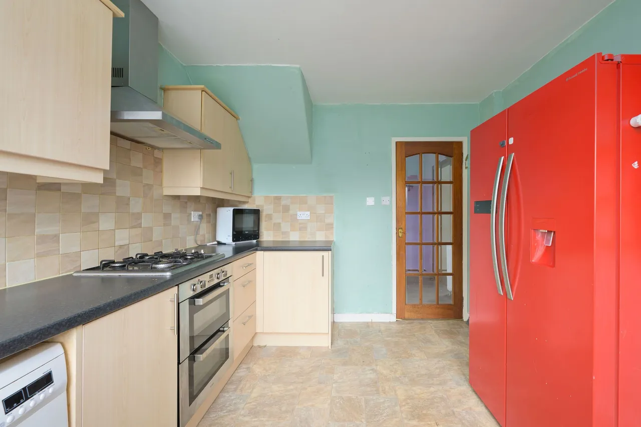 Bridgend Place, Whitburn, photo 5