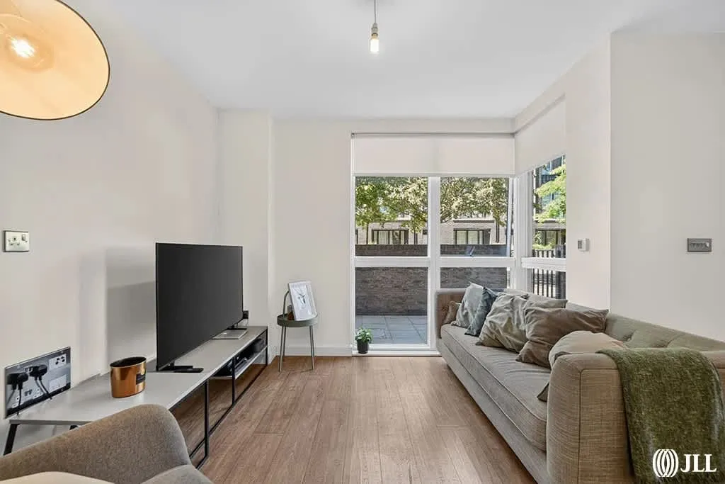 Madison Way, London, E20, photo 2