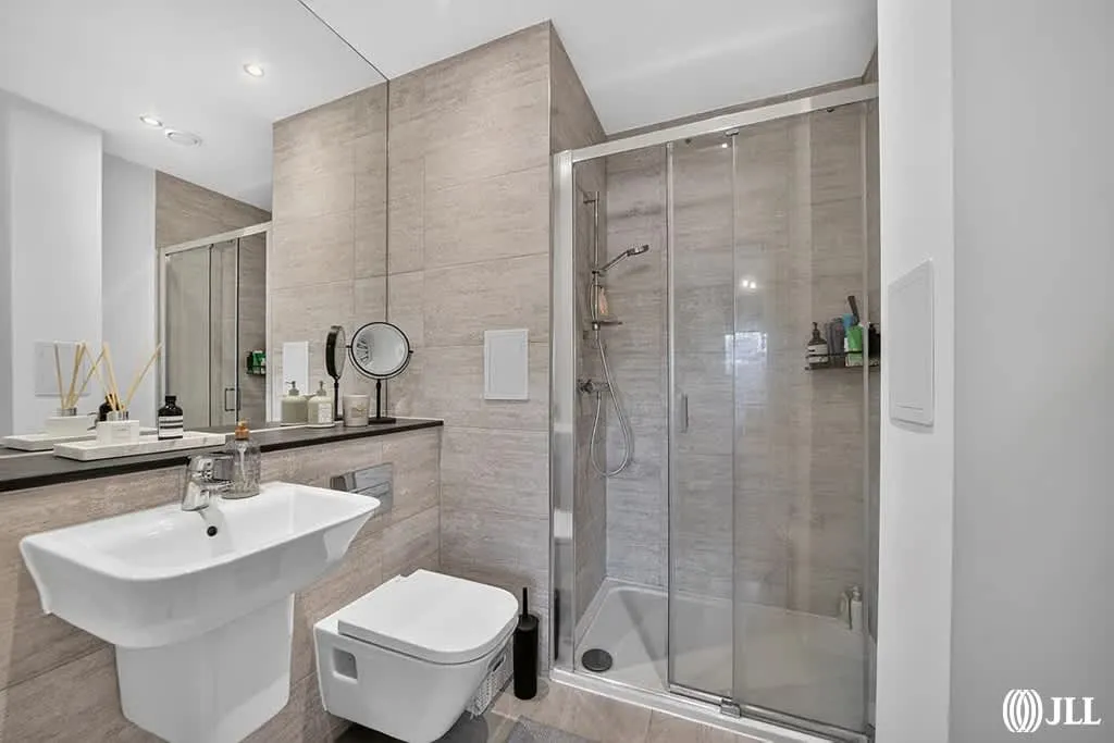 Madison Way, London, E20, photo 8