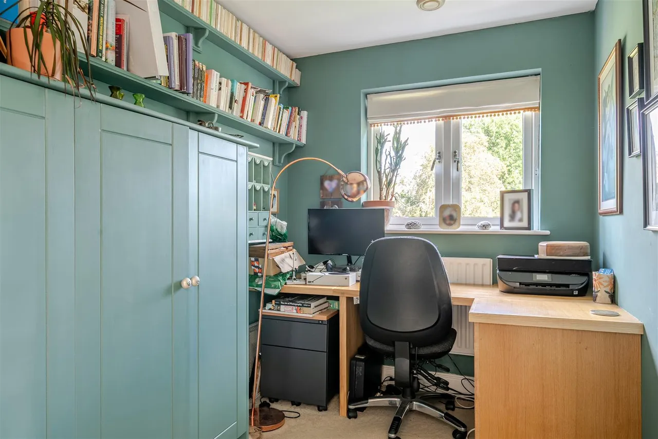 Martingale Road, Burbage, SN8, photo 10