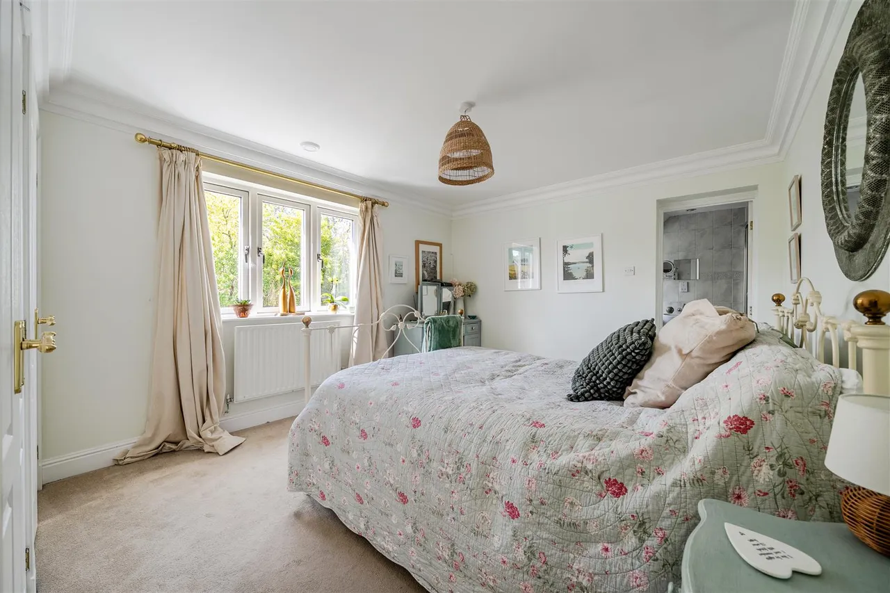 Martingale Road, Burbage, SN8, photo 5