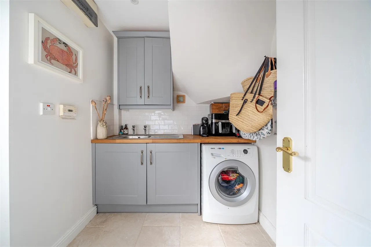 Martingale Road, Burbage, SN8, photo 15