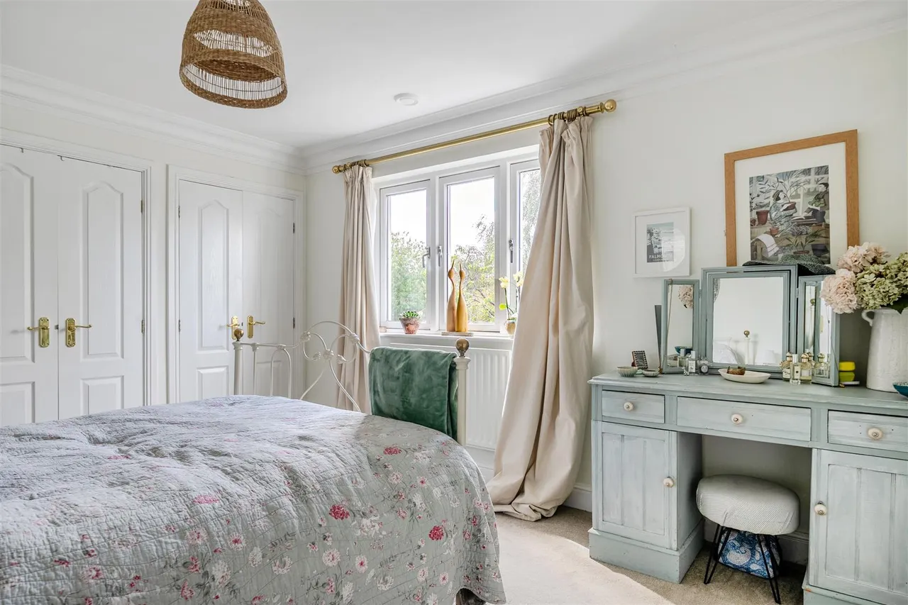 Martingale Road, Burbage, SN8, photo 11