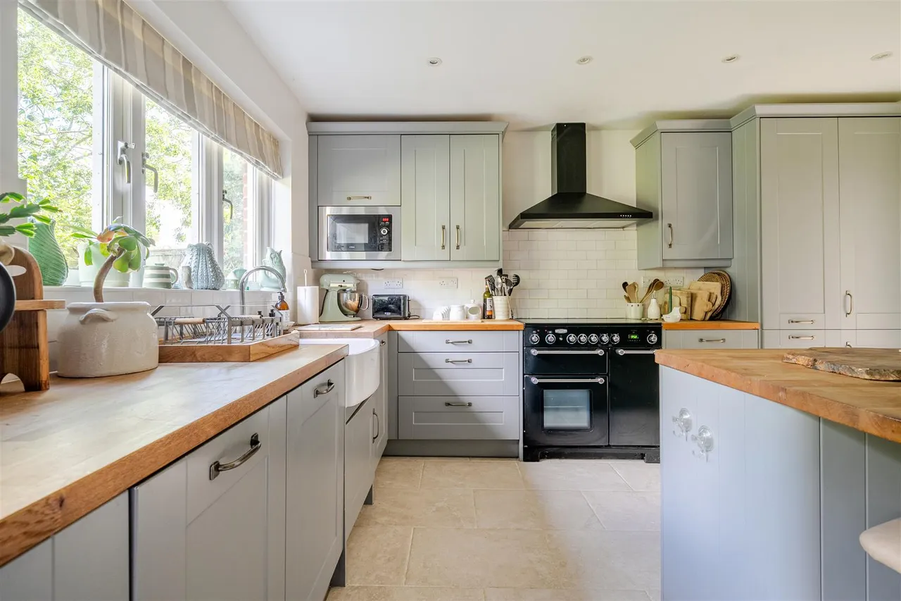 Martingale Road, Burbage, SN8, photo 16