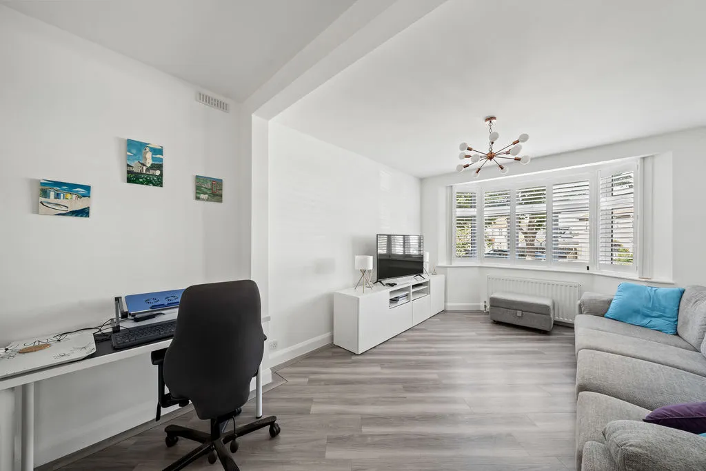 Shrubland Grove, Worcester Park KT4 8TB, photo 4