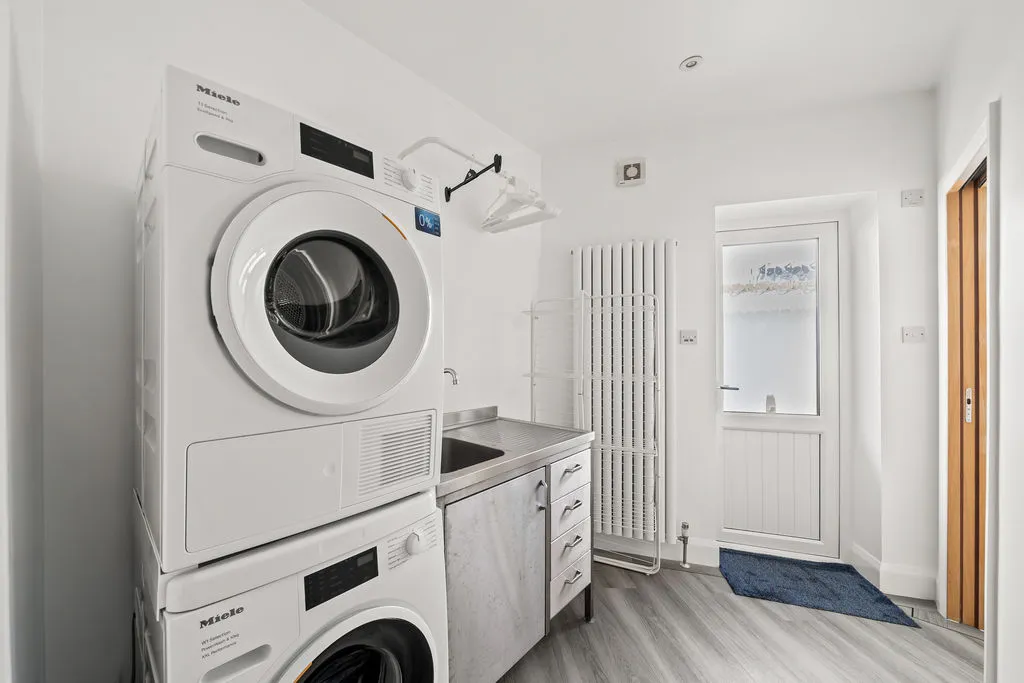 Shrubland Grove, Worcester Park KT4 8TB, photo 5