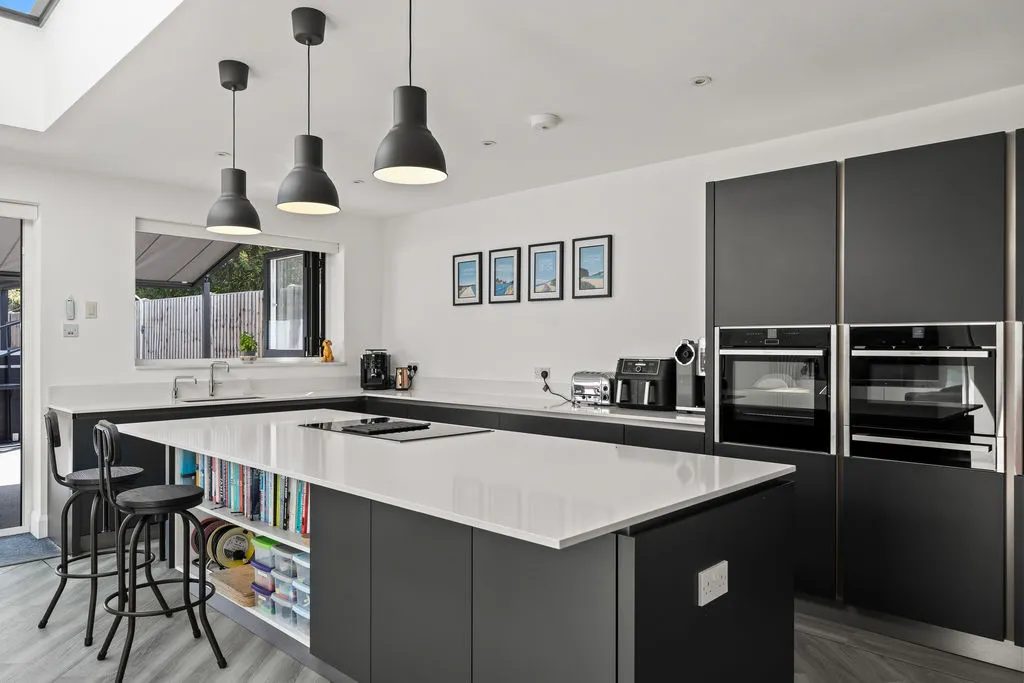 Shrubland Grove, Worcester Park KT4 8TB, photo 8
