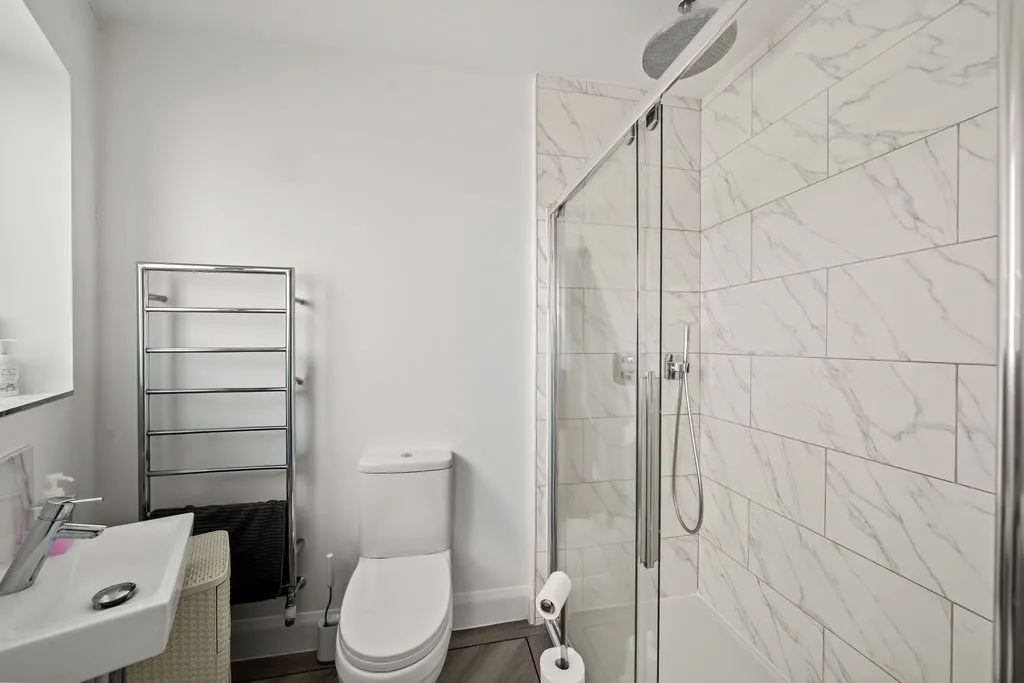 Shrubland Grove, Worcester Park KT4 8TB, photo 6