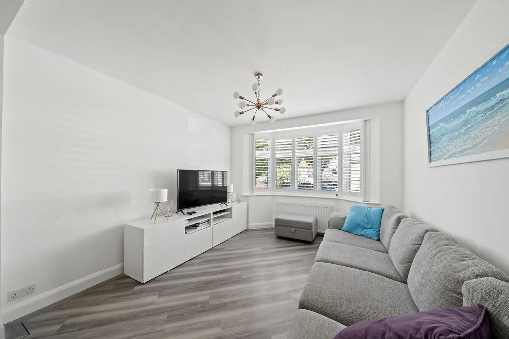 Shrubland Grove, Worcester Park KT4 8TB, photo 3